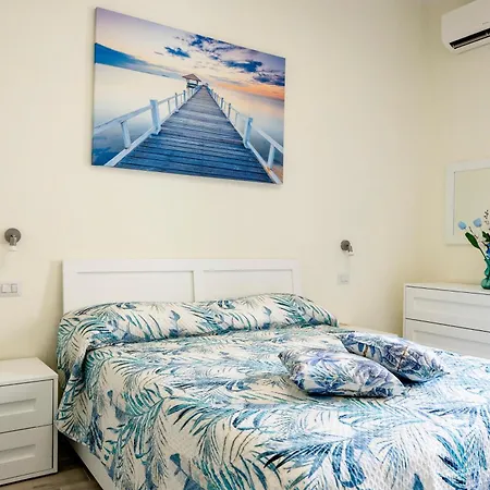 Guesthost - Blu Barion Joyful * Bari