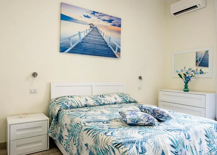 Guesthost - Blu Barion Joyful * Bari