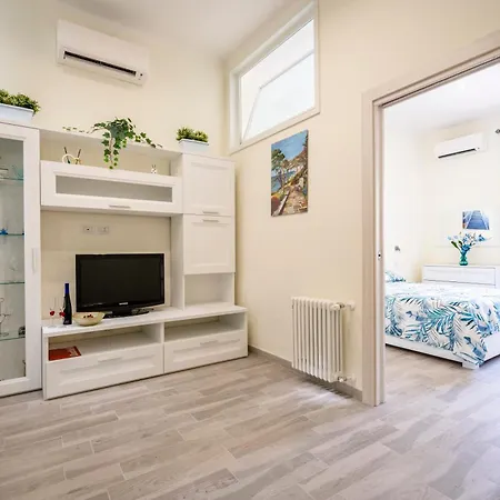 Guesthost - Blu Barion Joyful Bari