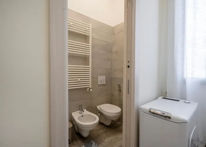 Guesthost - Blu Barion Joyful * Бари